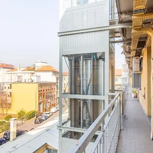 apt-modern-in-milano-centrale-metro-ca-granda-m5.italymilanhotels.net/